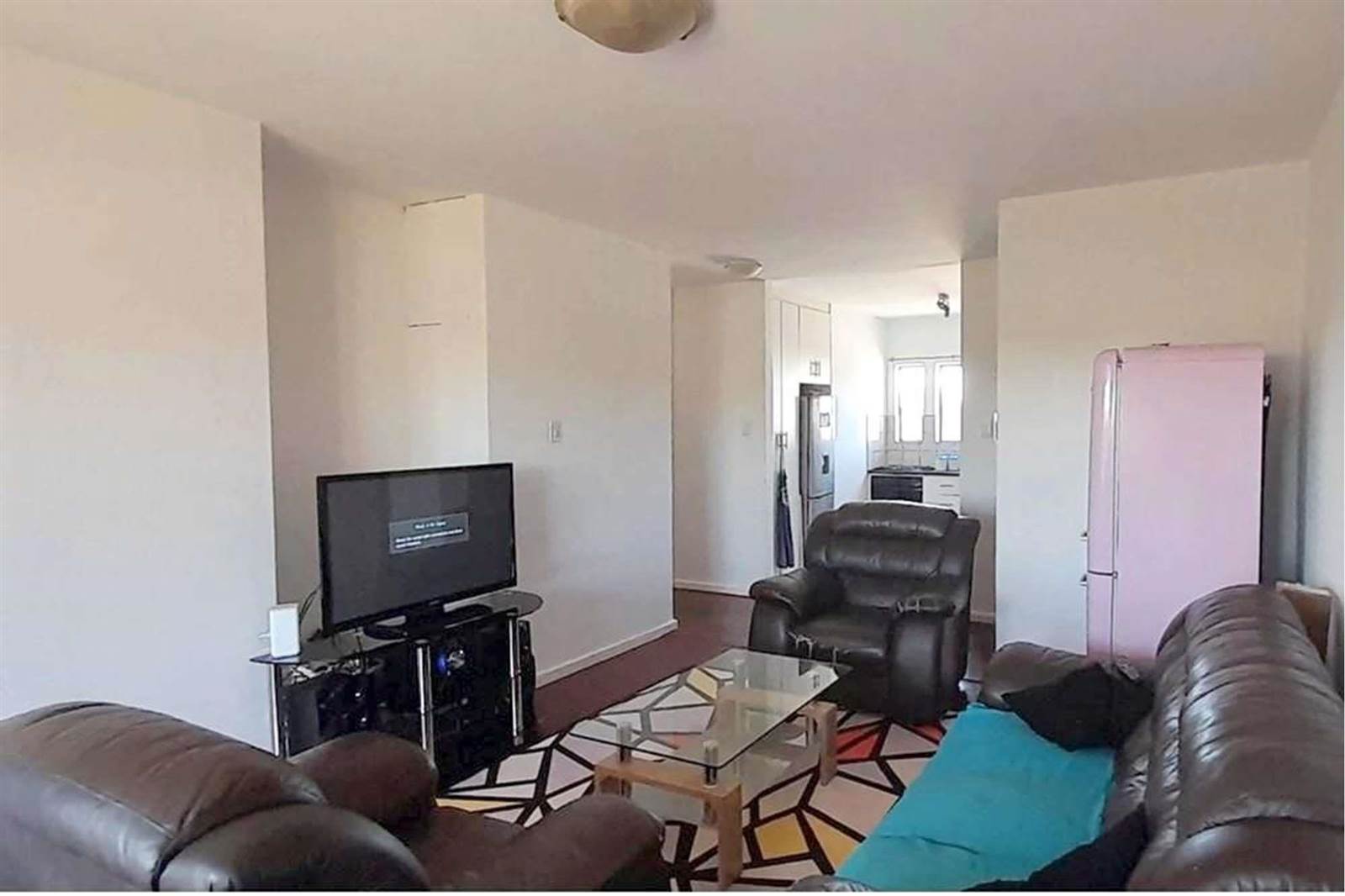 2 Bed Apartment in Milnerton Central photo number 6