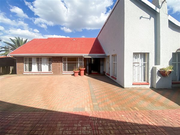 3 Bedroom House 3 Bedroom House
