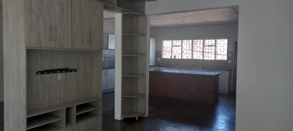 2 Bed House in Musina photo number 6