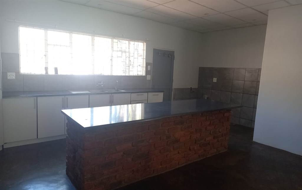 2 Bed House in Musina photo number 5