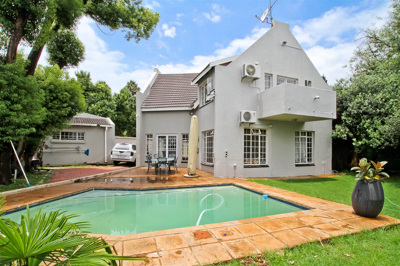 3 Bed House in Corlett Gardens photo number 20