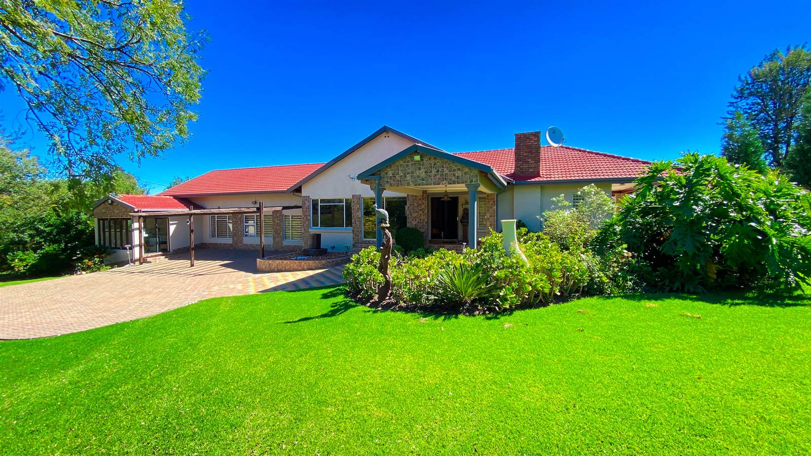 8 Bed House in Randjesfontein photo number 1