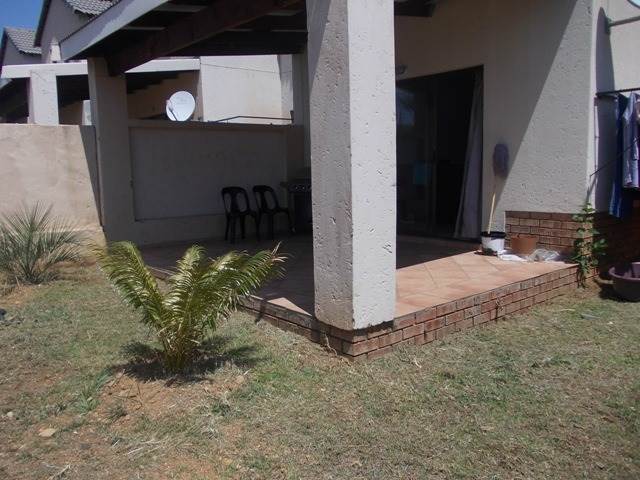 3 Bed Townhouse in Lydenburg photo number 7