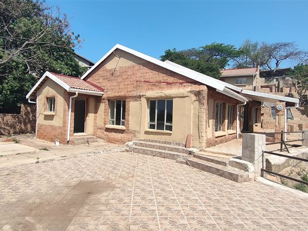 5 Bed House in Astra Park