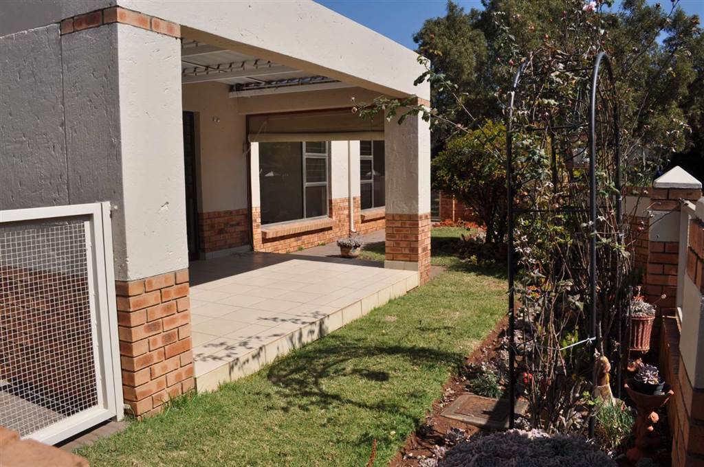 2 Bed House for sale in Hazeldean (Silverlakes Surroundings) | T4719957 ...