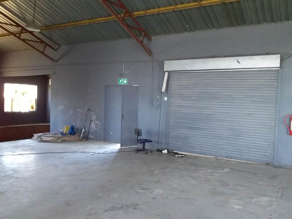 300  m² Commercial space in Evander photo number 5