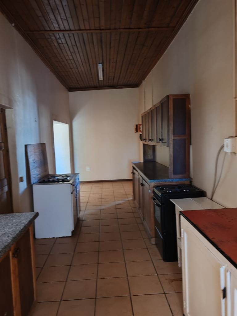 3 Bed House in Postmasburg photo number 10