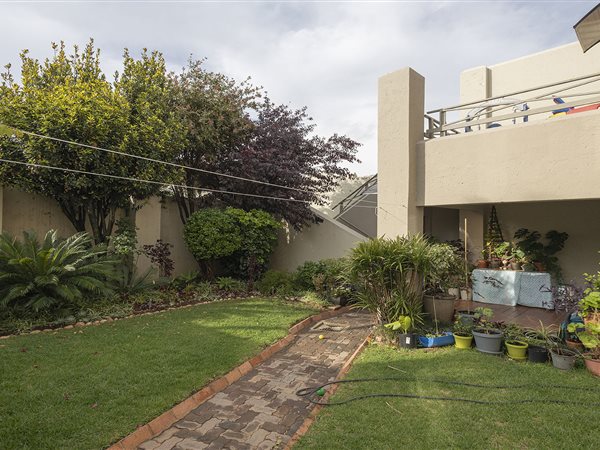 3 Bed Townhouse in Kew