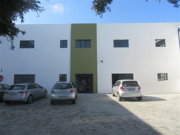 75  m² Commercial space