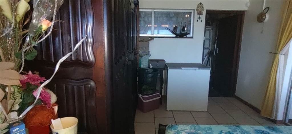 3 Bed Apartment in Umtentweni photo number 20