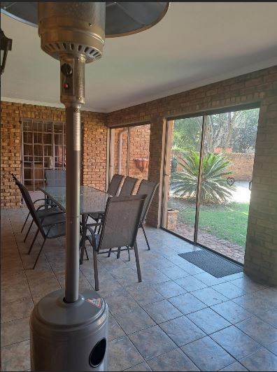 4 Bed House in Benoni AH photo number 4