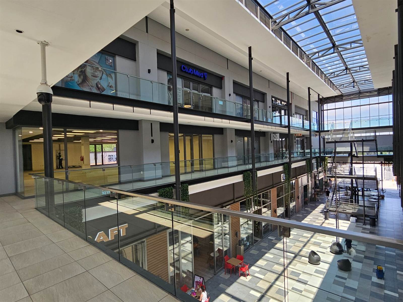 212  m² Commercial space in Fourways photo number 3
