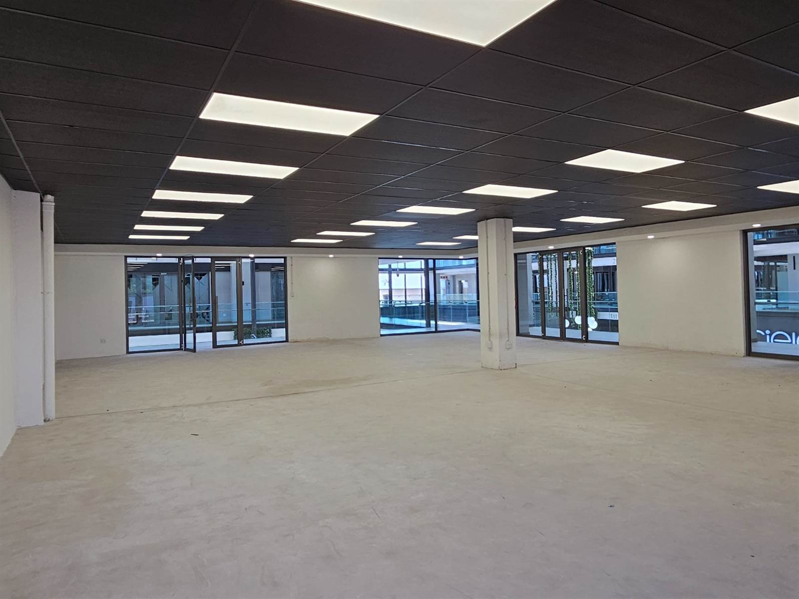 212  m² Commercial space in Fourways photo number 9