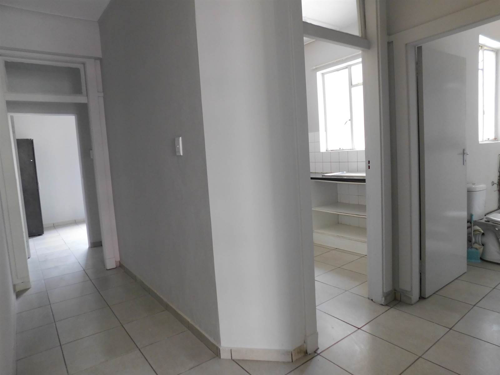 3 Bed Apartment in Johannesburg Central photo number 4