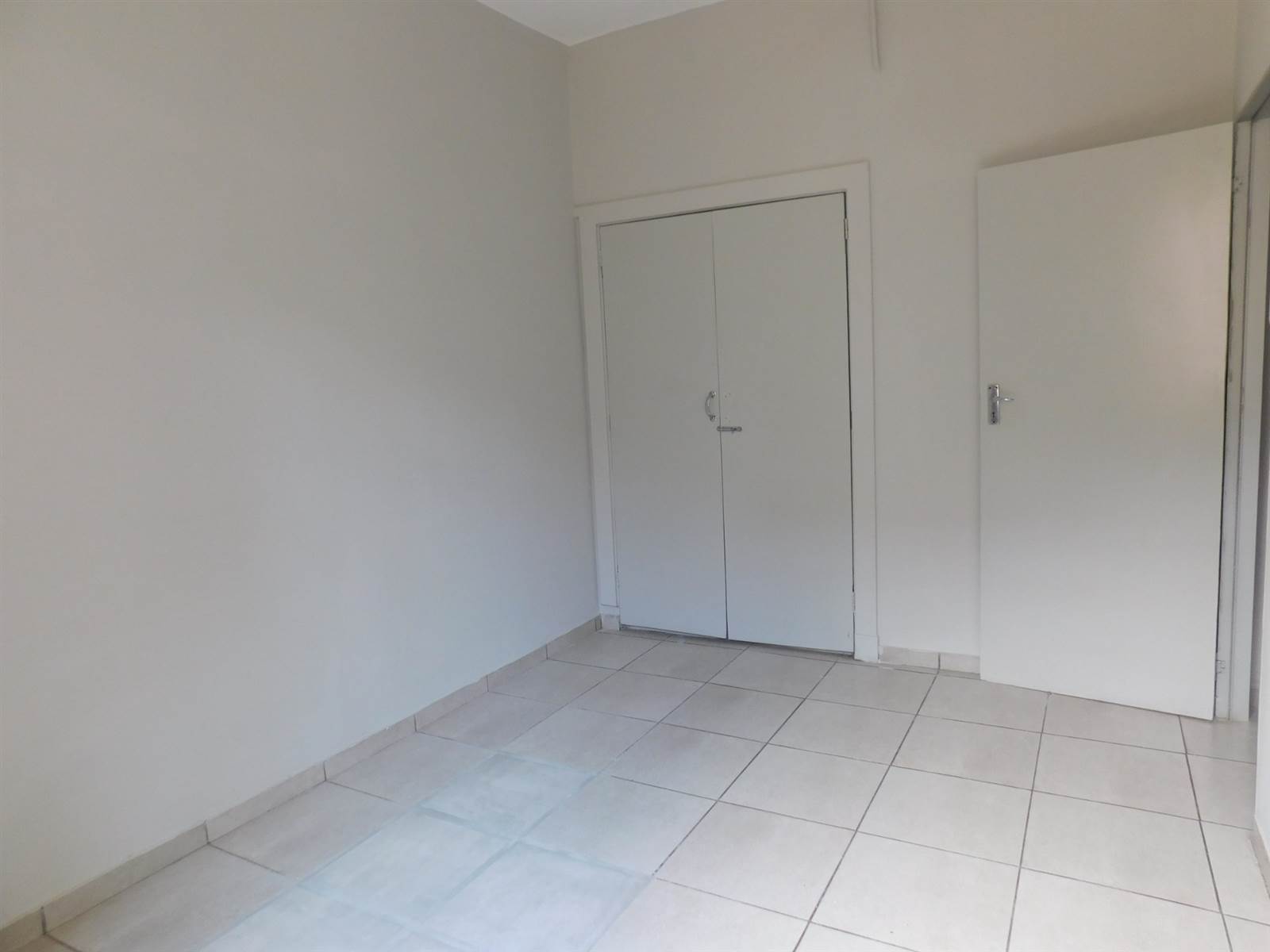 3 Bed Apartment in Johannesburg Central photo number 2