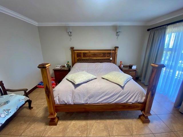 7 Bed House in Outeniqua Strand photo number 12