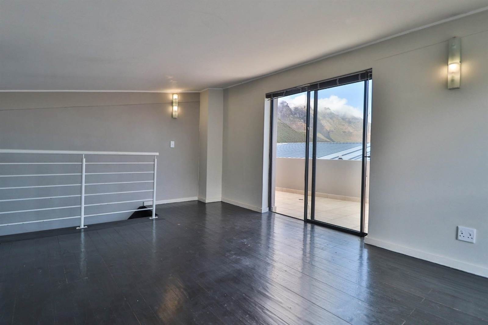 2 Bed Apartment in Hout Bay and surrounds photo number 15