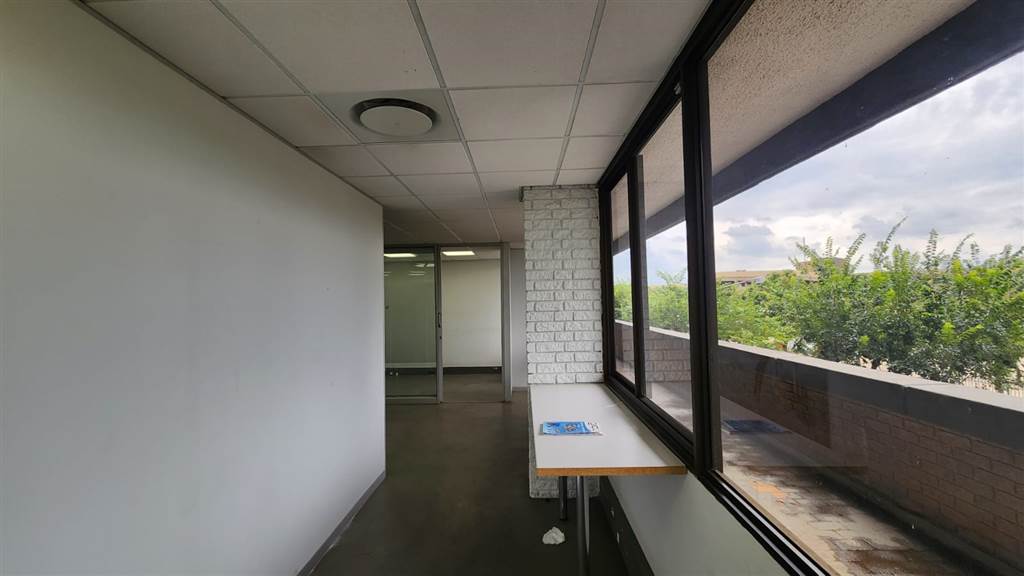 128  m² Commercial space in Centurion CBD photo number 8