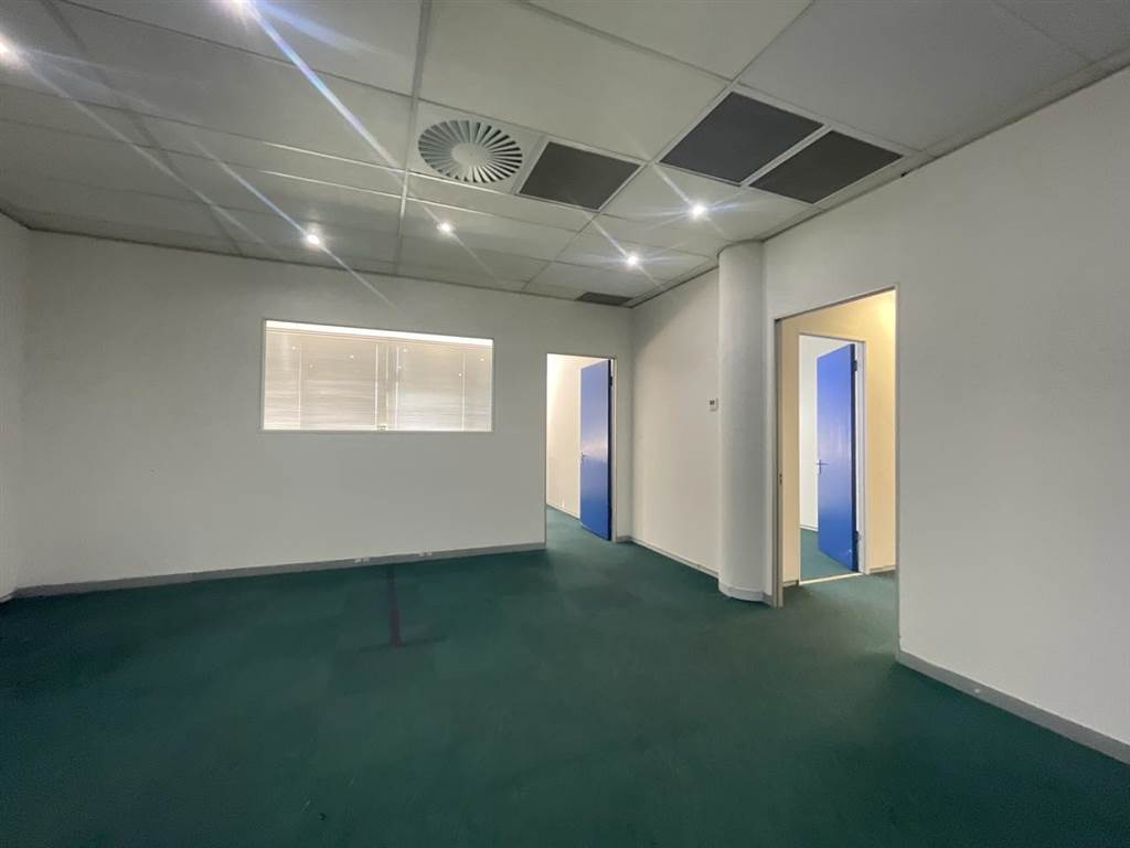 204.17  m² Commercial space in Milnerton Central photo number 4