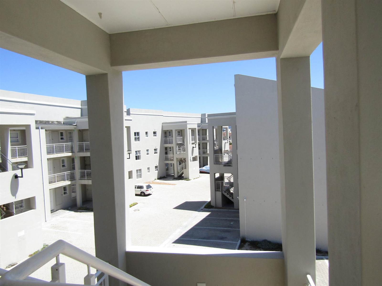 2 Bed Apartment in Muizenberg photo number 12
