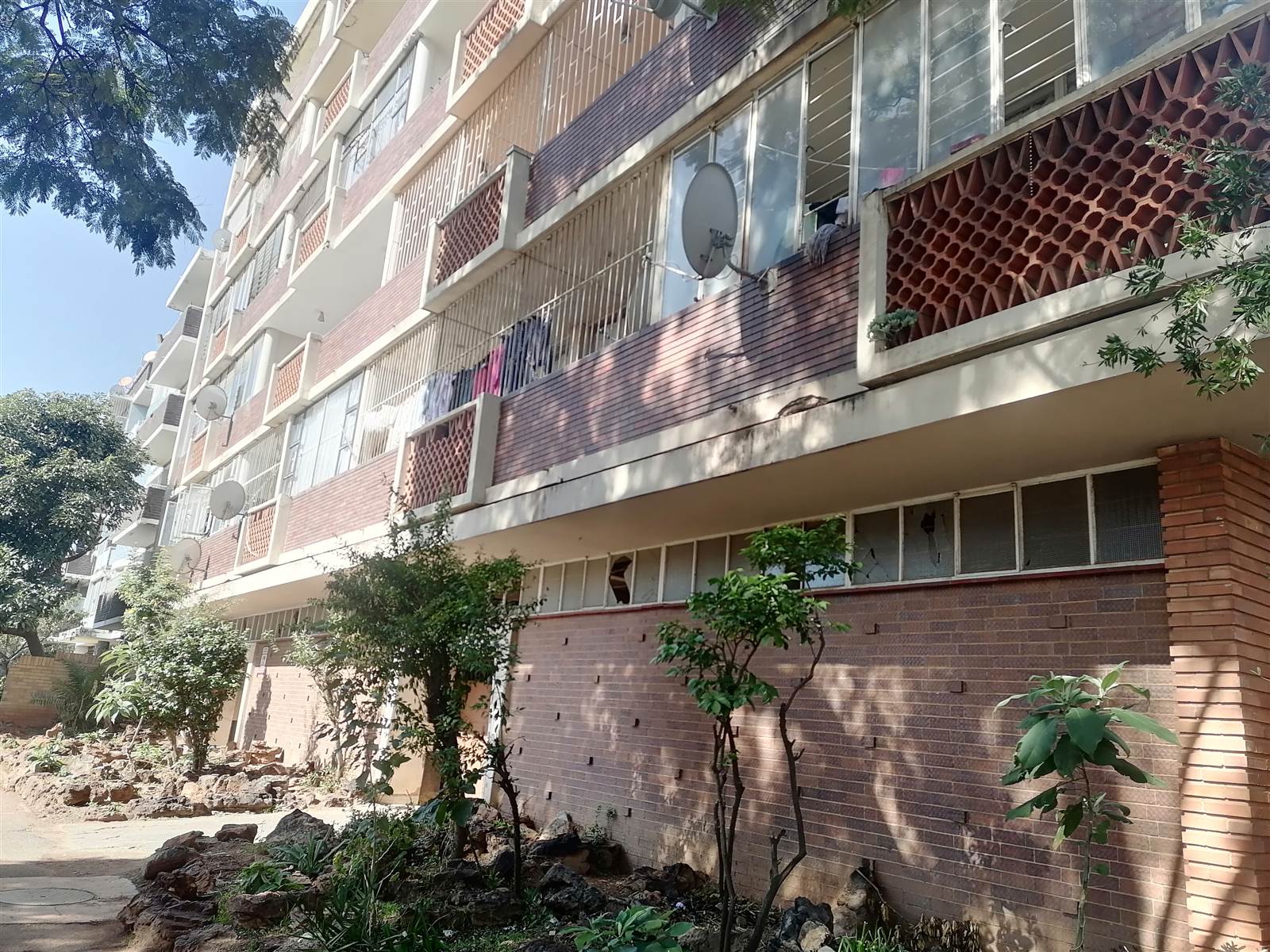 1 Bed Apartment in Yeoville photo number 28