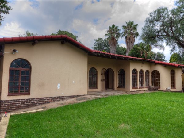 4 Bedroom House 4 Bedroom House