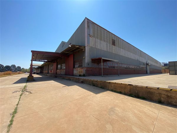 13 000  m² Industrial space