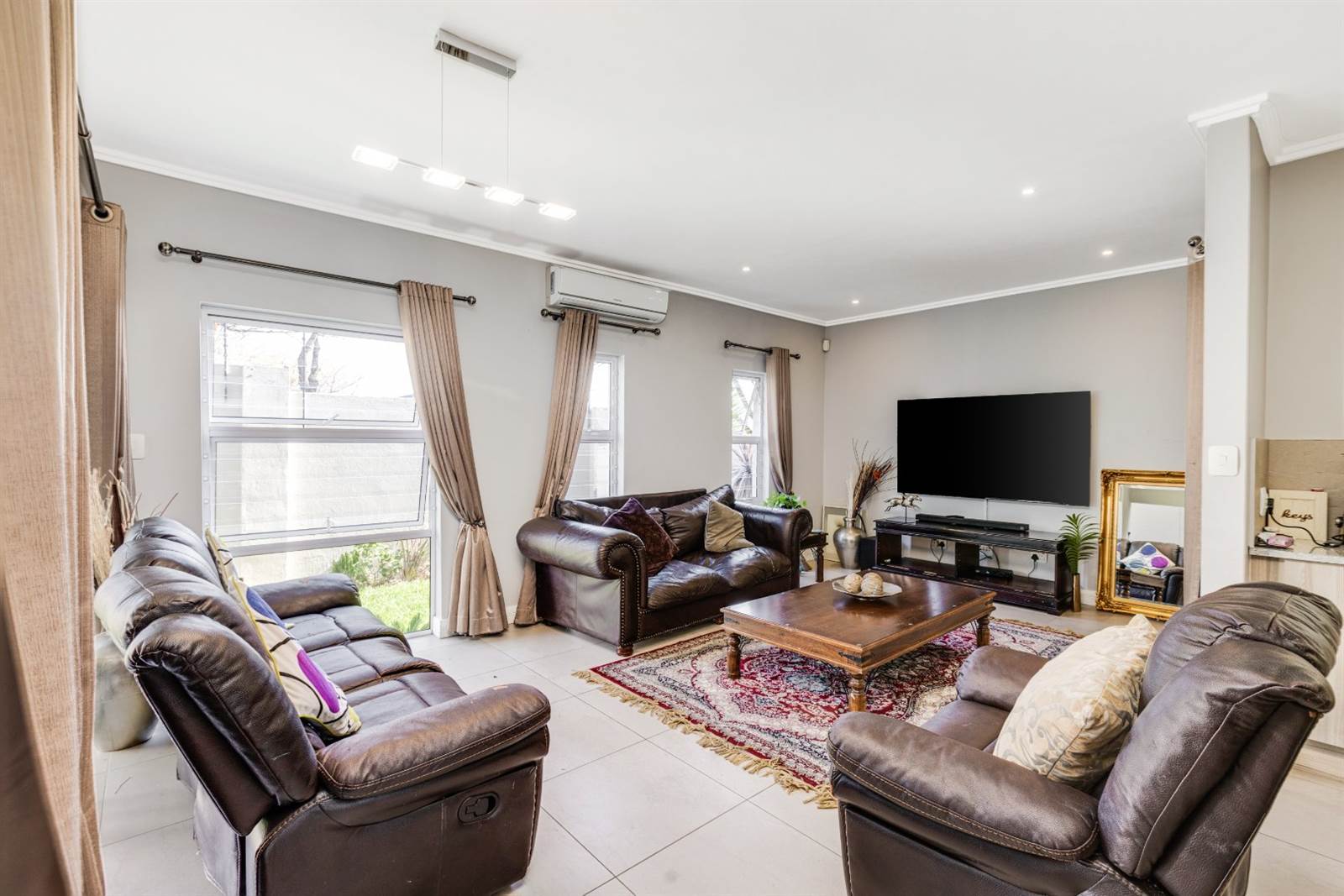 3 Bed Townhouse in Bryanston photo number 7