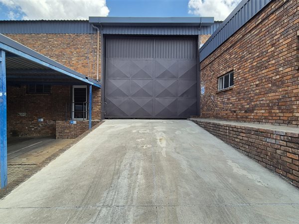 826  m² Industrial space