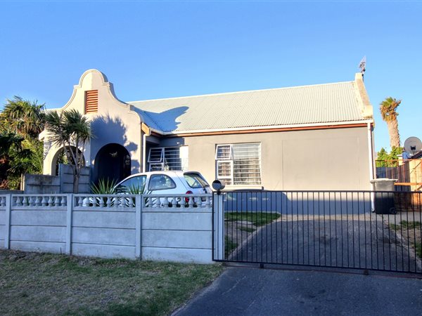 3 Bedroom House 3 Bedroom House