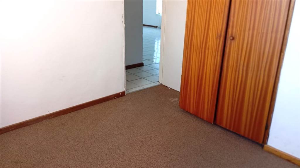 2 Bed Apartment in King Williams Town photo number 9