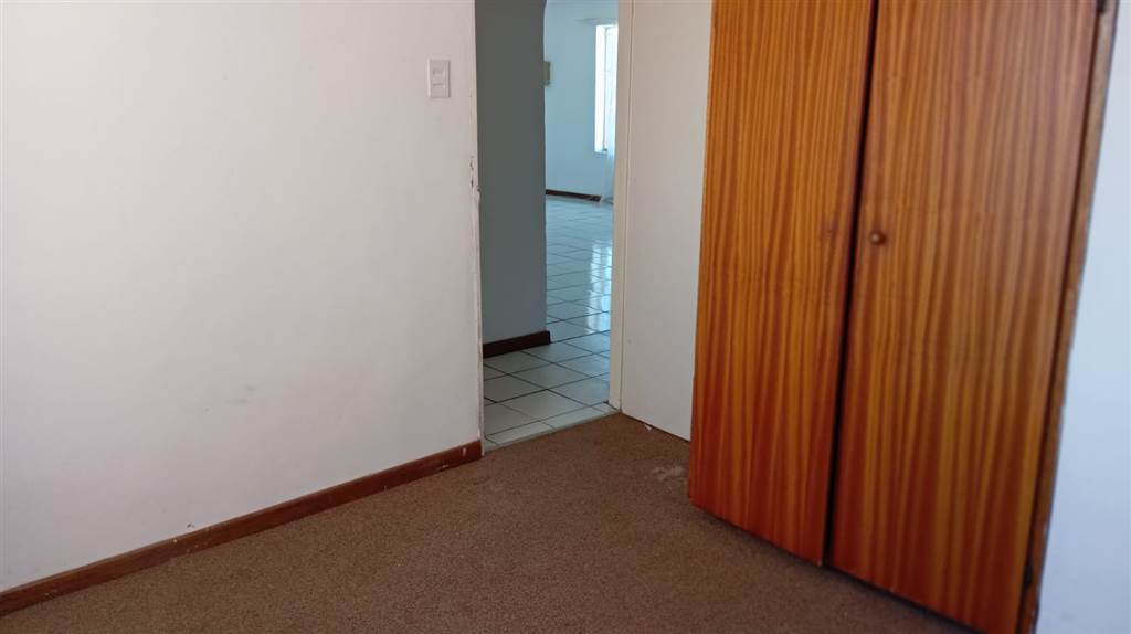 2 Bed Apartment in King Williams Town photo number 12