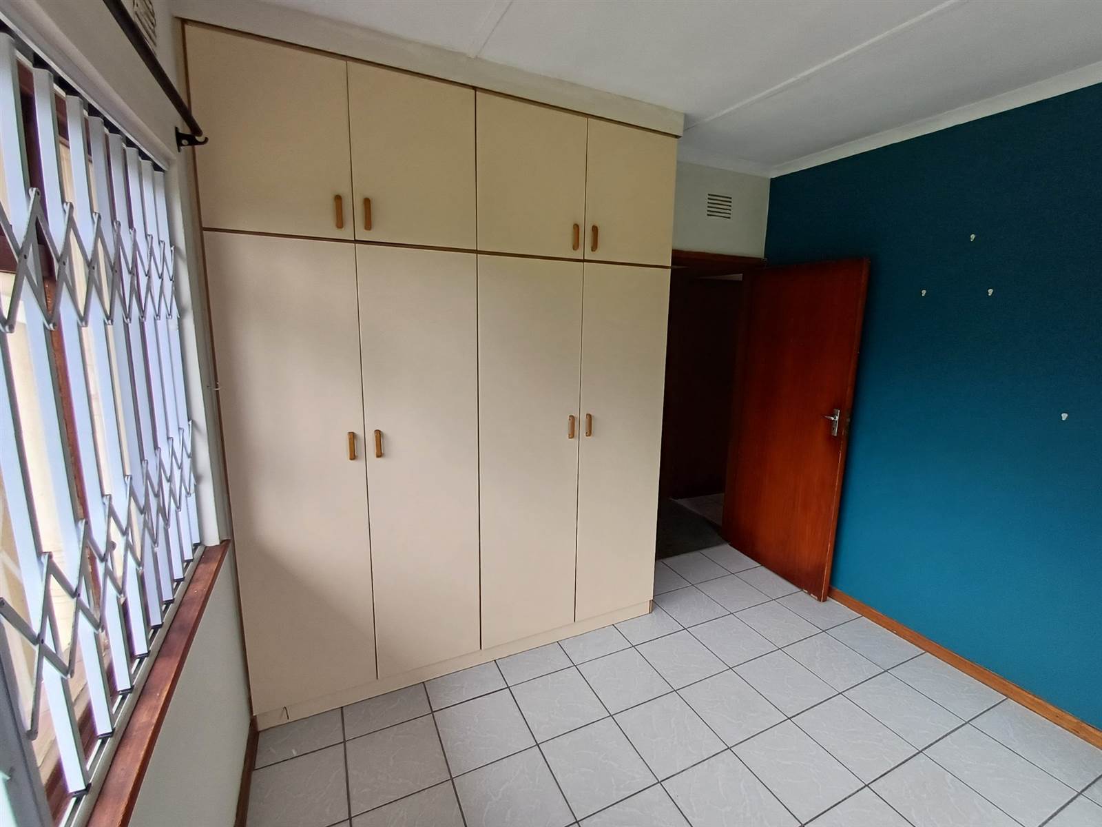 3 Bed Townhouse in Umkomaas photo number 20