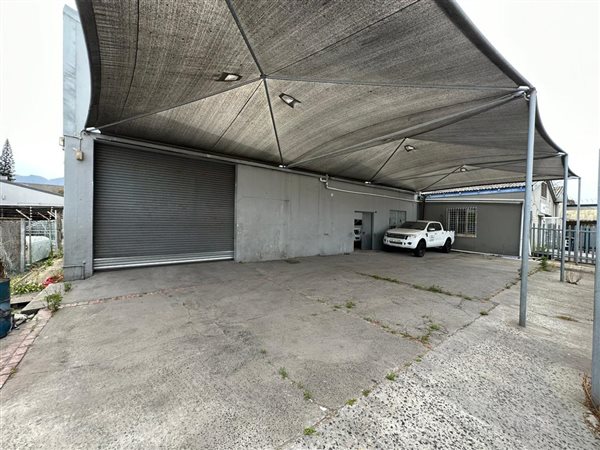 396  m² Commercial space in Claremont