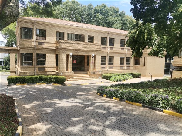 339.299987792969  m² Commercial space in Illovo