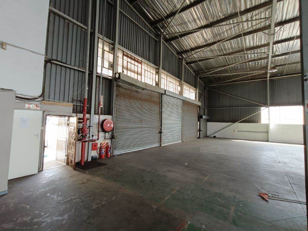 2501  m² Industrial space in Isando photo number 2