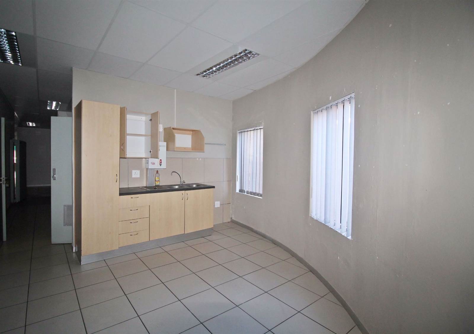 Commercial space in Port Alfred photo number 17