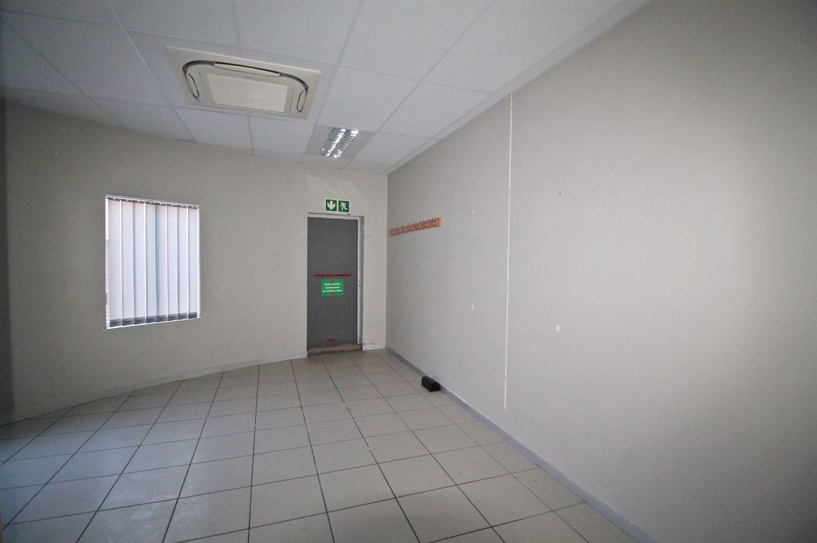 Commercial space in Port Alfred photo number 16
