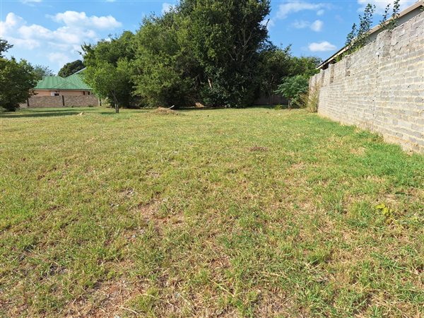 1008 m² Land available in Wigwam