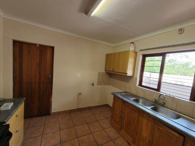 3 Bed Townhouse in Hoedspruit photo number 16
