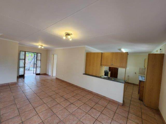 3 Bed Townhouse in Hoedspruit photo number 12