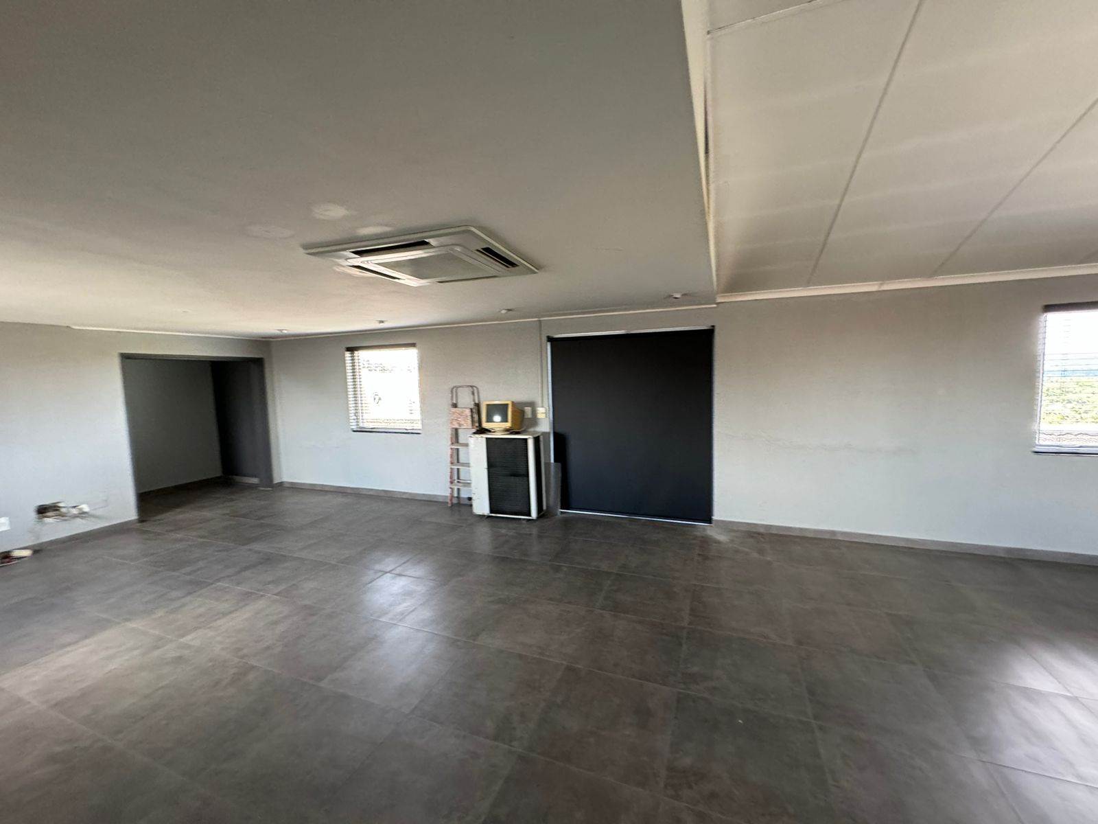 630  m² Commercial space in Sunninghill photo number 29