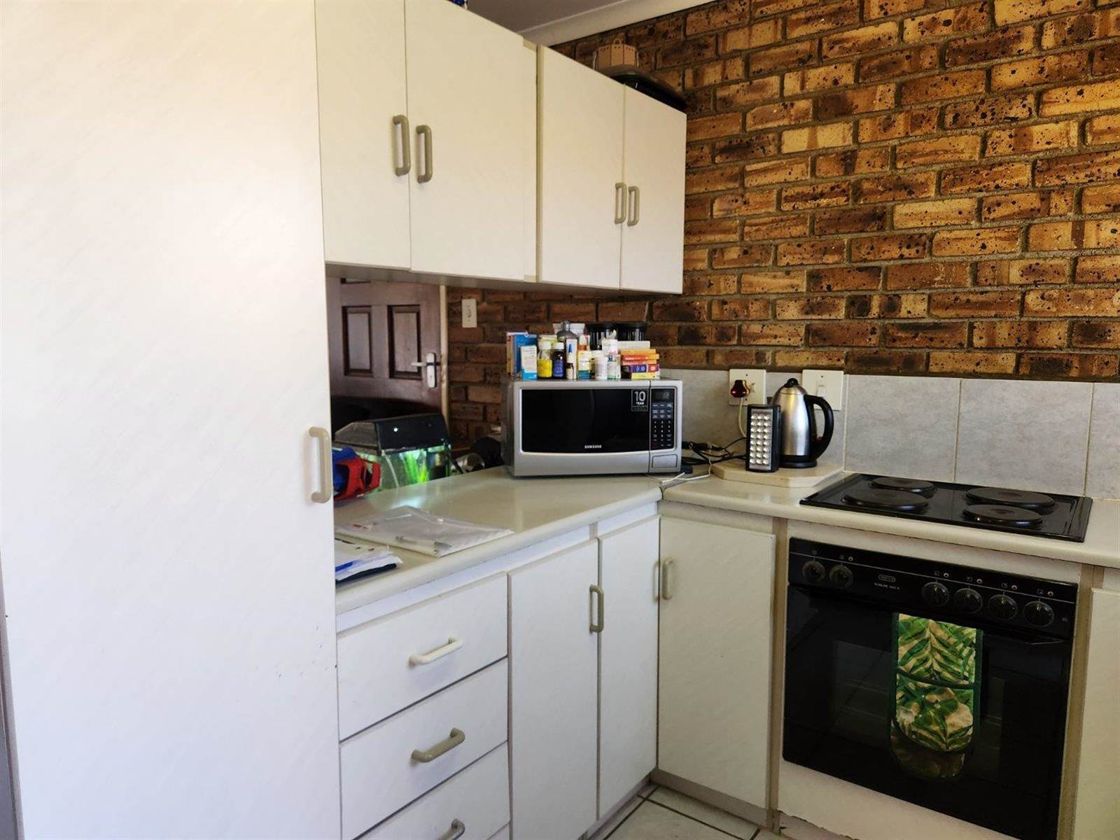 2 Bed Apartment in Krugersdorp North photo number 7