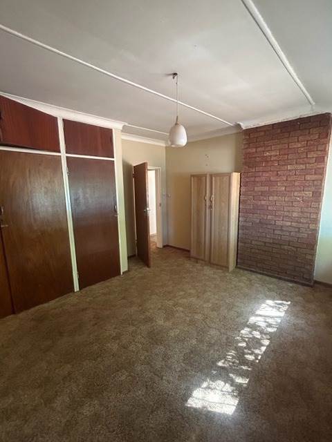 4 Bed House in Postmasburg photo number 19