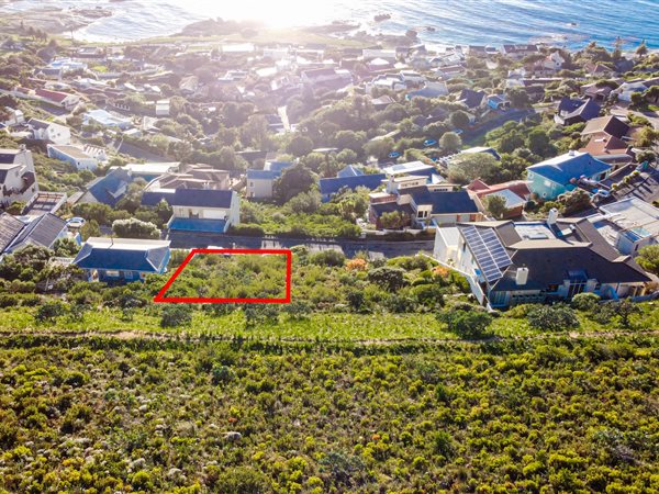 735 m² Land available in Simons Town