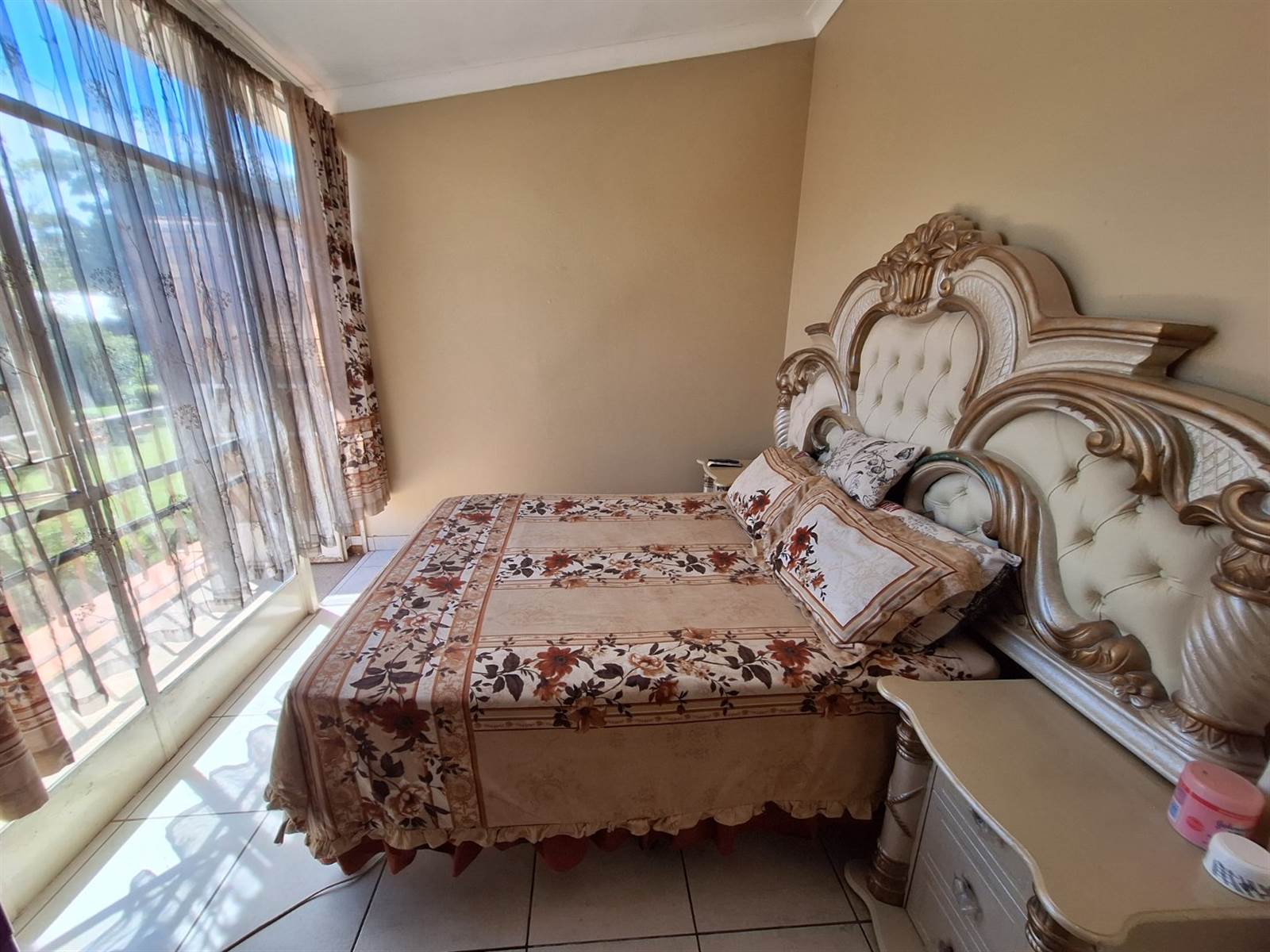 3 Bed Apartment in Krugersdorp North photo number 13