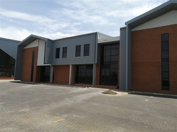 800  m² Commercial space