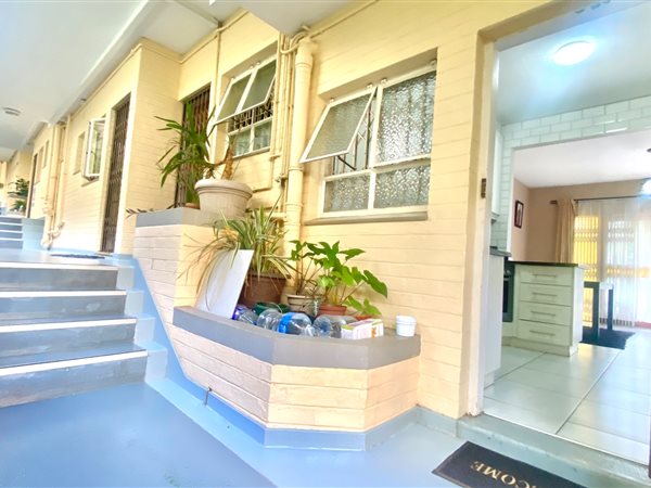 3 Bedroom Townhouse 3 Bedroom Townhouse