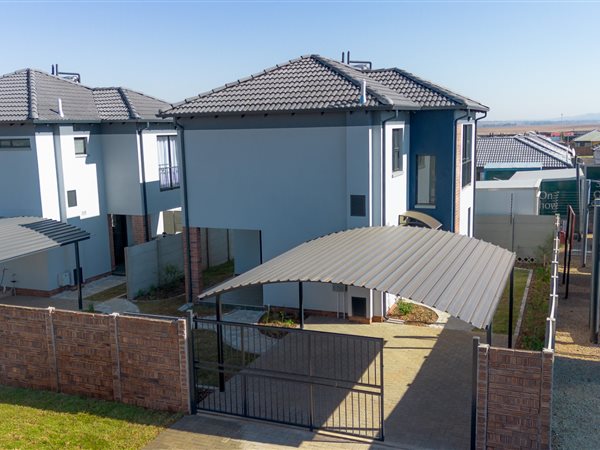 3 Bedroom House 3 Bedroom House