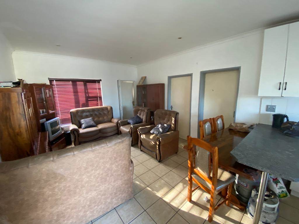3 Bed Townhouse in Algoa Park photo number 5